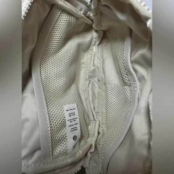 NWOT lululemon Everywhere Belt Bag White Opal 1L Unisex - Picture 6 of 8